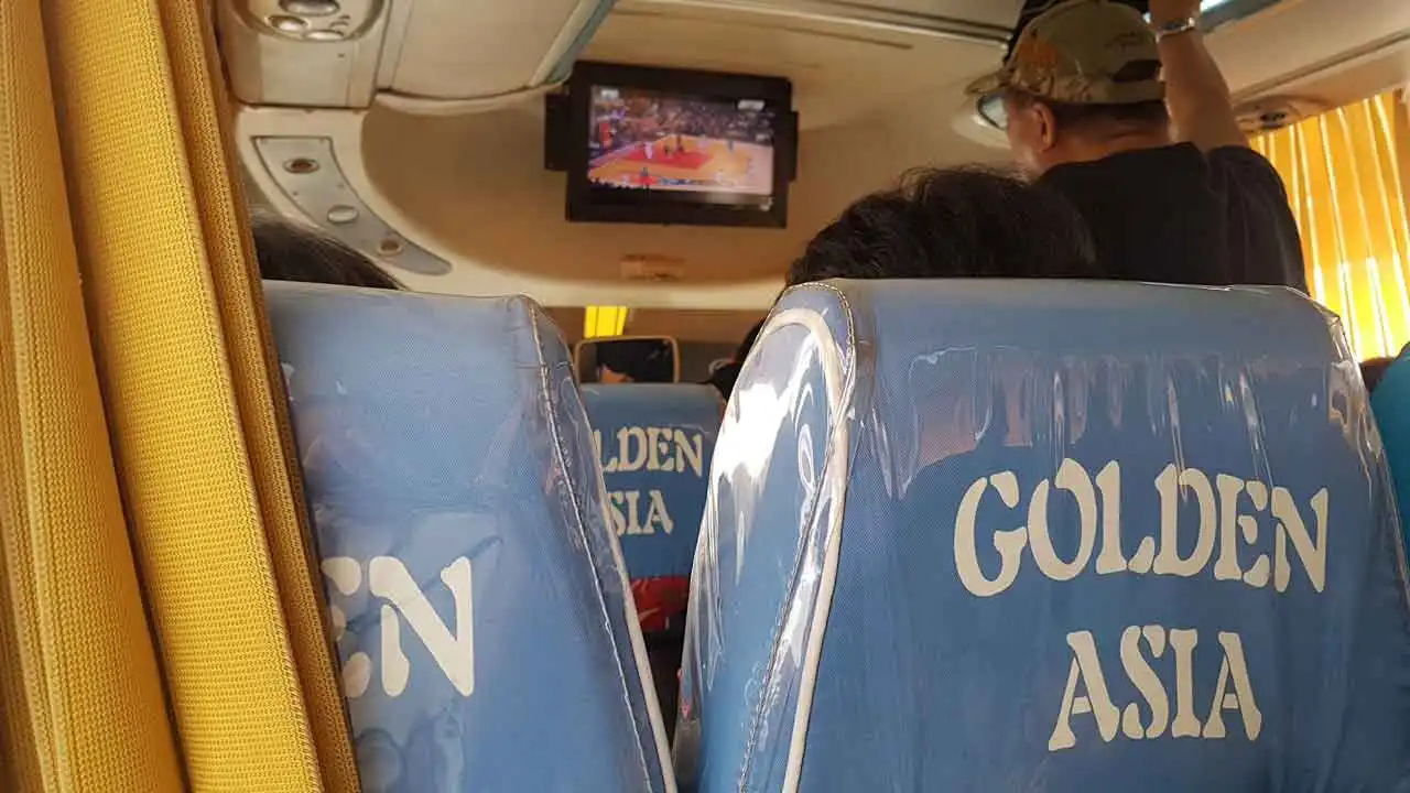 Golden-Asia-Bus